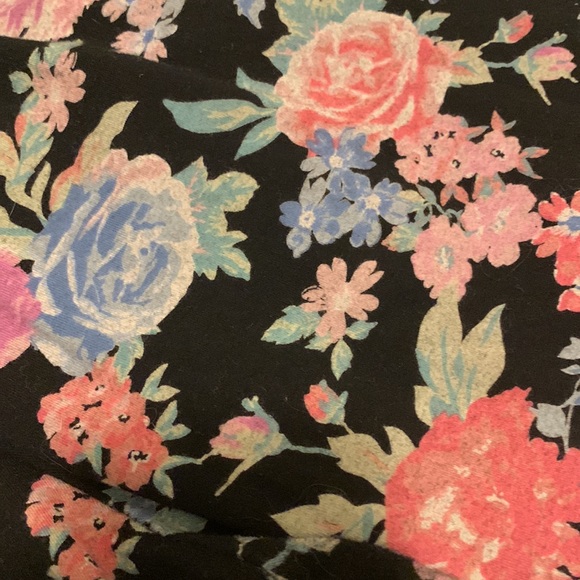 3 for $20 bundle Garage floral leggings lightly worn - Picture 3 of 4